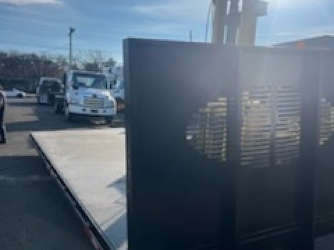 2025 SUPREME 24 FT Flatbed Body #13036 2025 SUPREME 24 FT Flatbed Body #13036