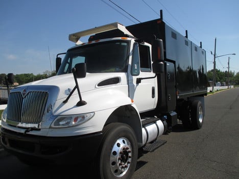 2017 INTERNATIONAL 4300 Chipper Dump Truck #13077 2017 INTERNATIONAL 4300 Chipper Dump Truck #13077