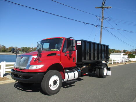 2018 INTERNATIONAL 4300 Hooklift Truck #13156 2018 INTERNATIONAL 4300 Hooklift Truck #13156