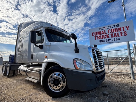 2019 FREIGHTLINER CASCADIA Tandem Axle Sleeper