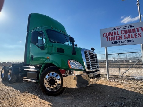 2018 FREIGHTLINER CASCADIA Tandem Axle Daycab