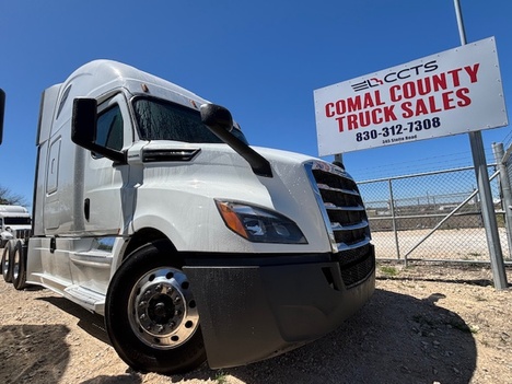 2019 FREIGHTLINER CASCADIA 126 Tandem Axle Sleeper