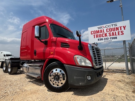 2019 FREIGHTLINER CASCADIA Tandem Axle Sleeper