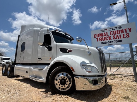 2017 PETERBILT 579 Tandem Axle Sleeper