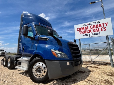 2021 FREIGHTLINER CASCADIA 116 Tandem Axle Daycab