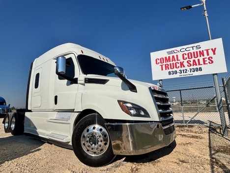 2020 FREIGHTLINER CASCADIA 126 Tandem Axle Sleeper