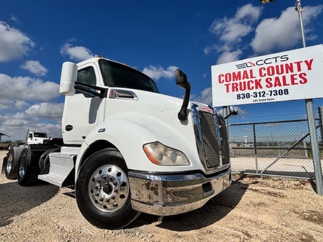 2017 KENWORTH T680 Tandem Axle Daycab