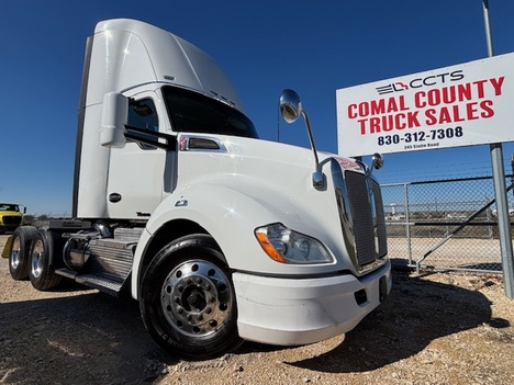 2017-kenworth-t680-tandem-axle-daycab #1218