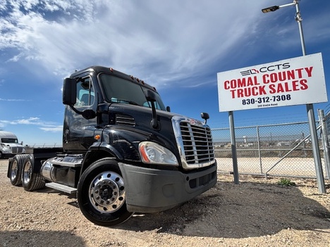 2016 FREIGHTLINER CASCADIA Tandem Axle Daycab