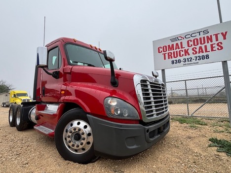 2019 KENWORTH CASCADIA 125 Tandem Axle Daycab #1244