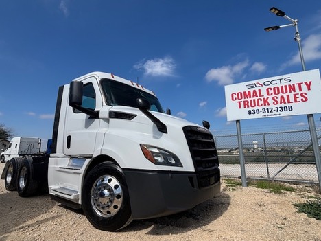 2019 FREIGHTLINER CASCADIA 116 Tandem Axle Daycab #1249