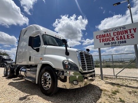2017 FREIGHTLINER CASCADIA 125 Tandem Axle Sleeper #1275