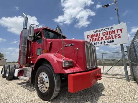 2011 KENWORTH T800 Tandem Axle Sleeper #1290 2011 KENWORTH T800 Tandem Axle Sleeper #1290
