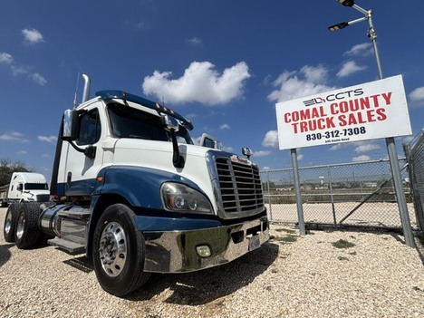 2014 FREIGHTLINER CASCADIA 125 Tandem Axle Daycab #1300