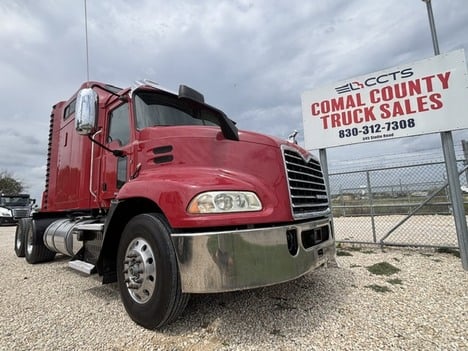2017 MACK CXU613 Tandem Axle Sleeper #1302 2017 MACK CXU613 Tandem Axle Sleeper #1302