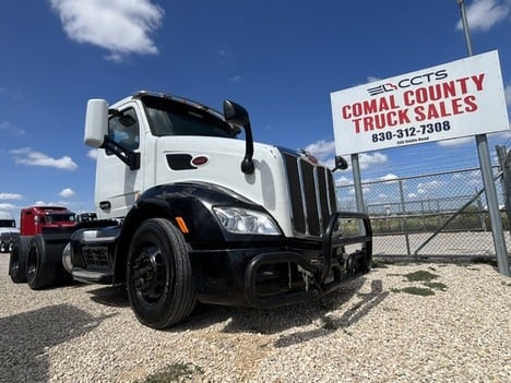 2016 PETERBILT 579 Tandem Axle Daycab #1303 2016 PETERBILT 579 Tandem Axle Daycab #1303