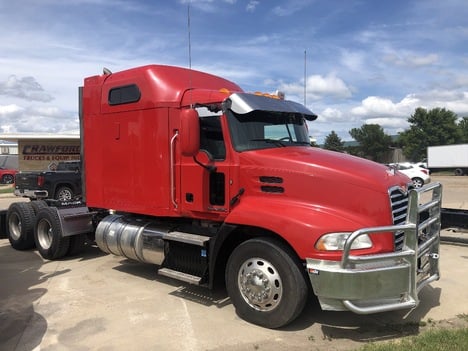2016 MACK Pinnacle CXU613 Heavy Duty Truck #1139 2016 MACK Pinnacle CXU613 Heavy Duty Truck #1139