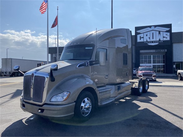 USED 2015 KENWORTH T680 SLEEPER FOR SALE IN TN #1266
