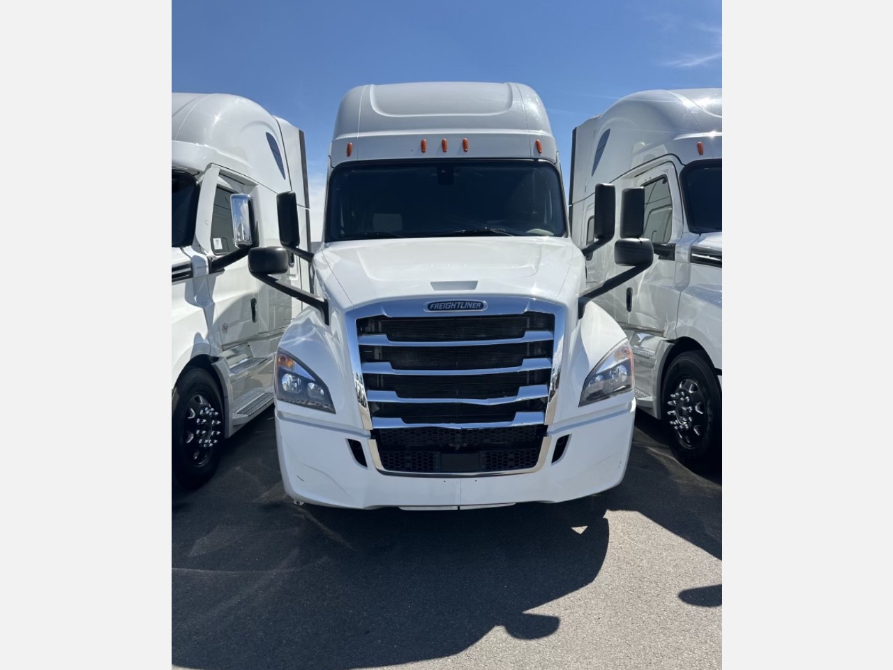 2020 FREIGHTLINER CASCADIA MATTRESS SIZE visual data 4