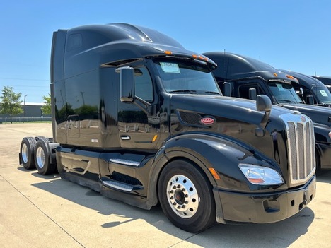 2022 PETERBILT 579 Sleeper
