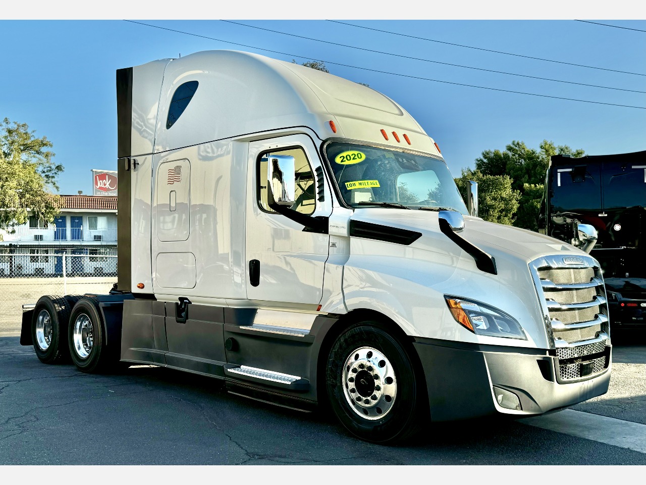 2020 FREIGHTLINER CASCADIA MATTRESS SIZE visual data 3