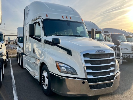 2020 FREIGHTLINER CASCADIA 126 Sleeper