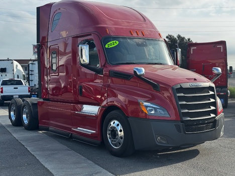 2021 FREIGHTLINER CASCADIA Sleeper