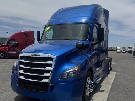 2021 FREIGHTLINER CASCADIA Sleeper