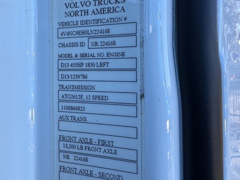 2020 VOLVO VNL760 Sleeper