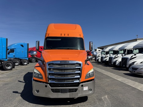 2019-freightliner-cascadia-sleeper #1486