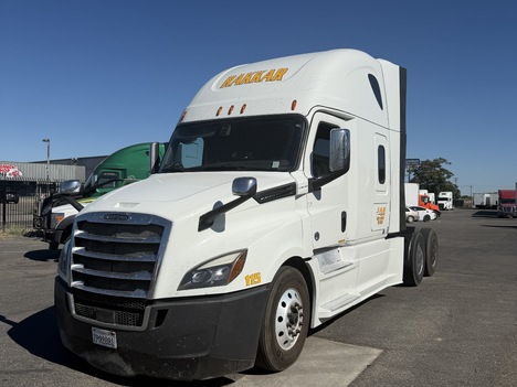 2019 FREIGHTLINER CASCADIA Sleeper
