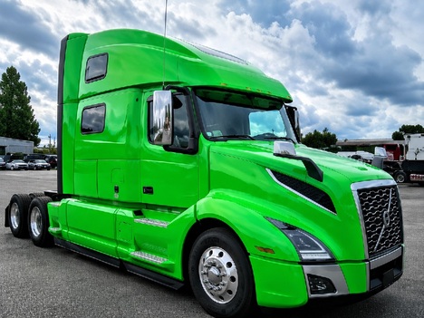 2024 VOLVO VNL760 Sleeper #1498