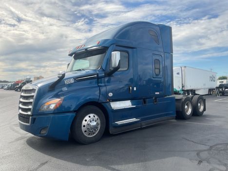 2022-freightliner-cascadia-pt126064st-sleeper #1525