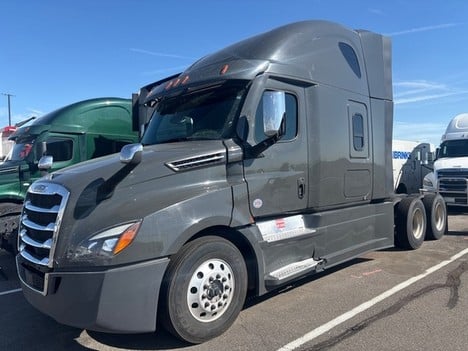 2023 FREIGHTLINER CASCADIA PT126064ST Sleeper