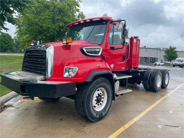 USED 2014 FREIGHTLINER 114SD CAB CHASSIS TRUCK #1210