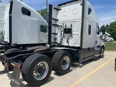 USED 2018 FREIGHTLINER CASCADIA 126 SLEEPER TRUCK #$vid