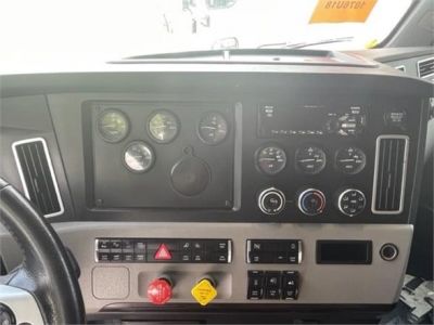 USED 2018 FREIGHTLINER CASCADIA 126 SLEEPER TRUCK #$vid