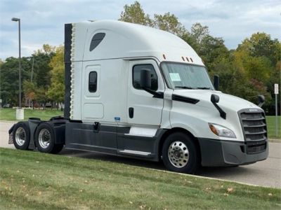 USED 2018 FREIGHTLINER CASCADIA 126 SLEEPER TRUCK #$vid
