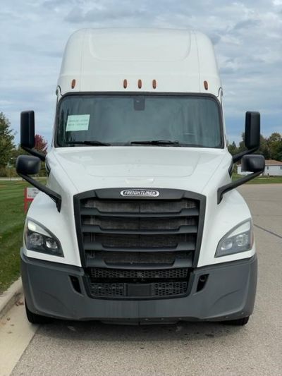 USED 2018 FREIGHTLINER CASCADIA 126 SLEEPER TRUCK #$vid