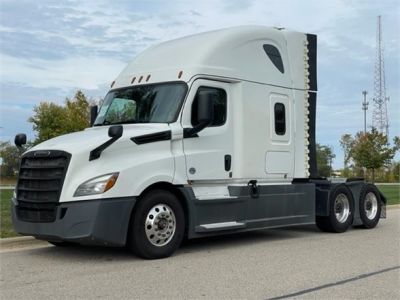 USED 2018 FREIGHTLINER CASCADIA 126 SLEEPER TRUCK #$vid