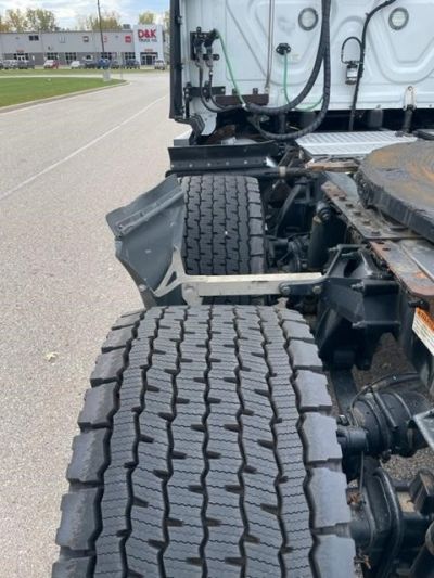 USED 2018 FREIGHTLINER CASCADIA 126 SLEEPER TRUCK #$vid