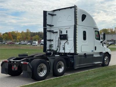 USED 2018 FREIGHTLINER CASCADIA 126 SLEEPER TRUCK #$vid