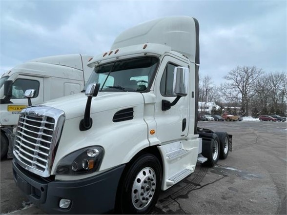 USED 2016 FREIGHTLINER CASCADIA 113 DAYCAB TRUCK #1274