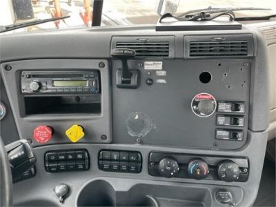 USED 2016 FREIGHTLINER CASCADIA 113 DAYCAB TRUCK #$vid