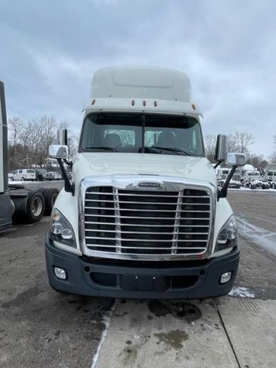 USED 2016 FREIGHTLINER CASCADIA 113 DAYCAB TRUCK #$vid