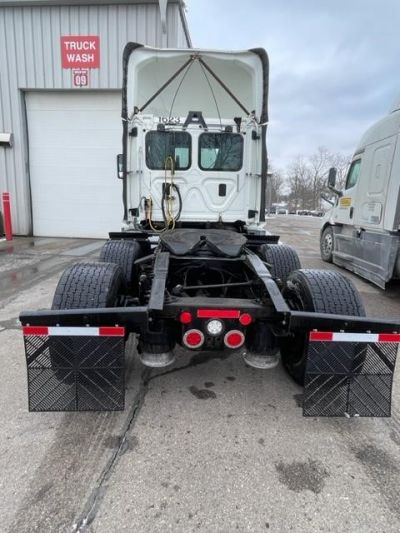 USED 2016 FREIGHTLINER CASCADIA 113 DAYCAB TRUCK #$vid