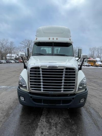 USED 2016 FREIGHTLINER CASCADIA 125 DAYCAB TRUCK #$vid