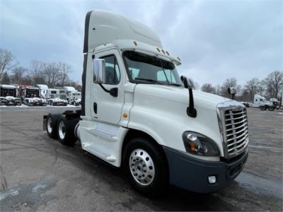USED 2016 FREIGHTLINER CASCADIA 125 DAYCAB TRUCK #$vid