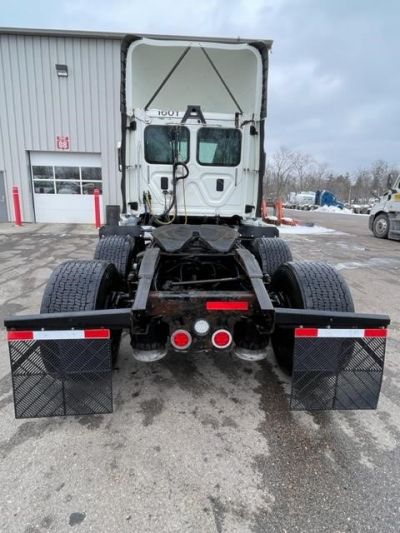 USED 2016 FREIGHTLINER CASCADIA 125 DAYCAB TRUCK #$vid
