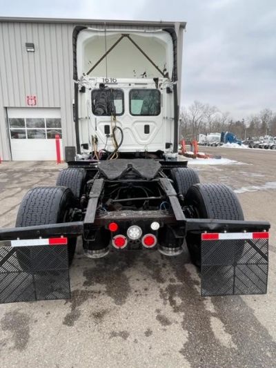 USED 2016 FREIGHTLINER CASCADIA 113 DAYCAB TRUCK #$vid